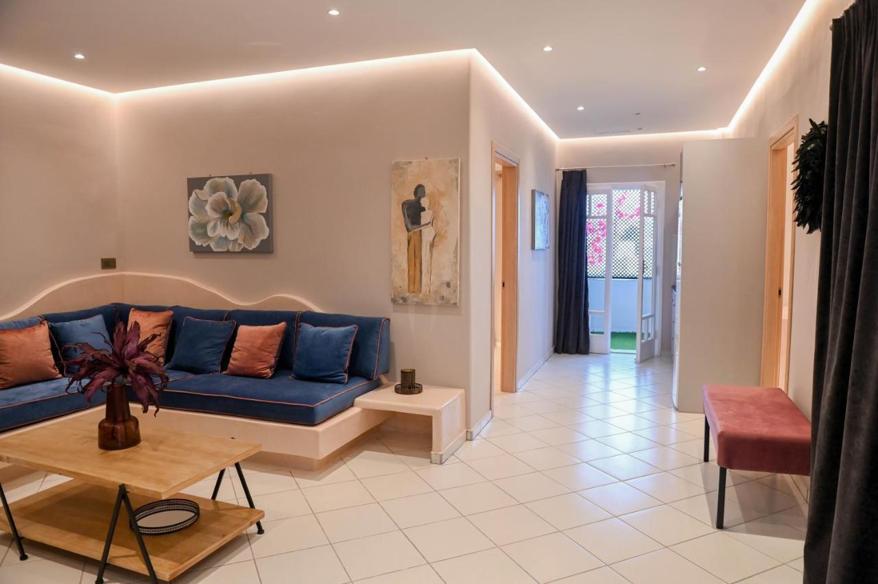 The Rock Luxury Homes Mesaria Buitenkant foto