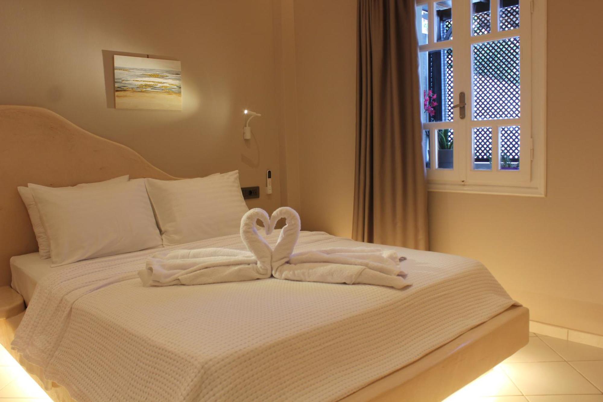 The Rock Luxury Homes Mesaria Buitenkant foto